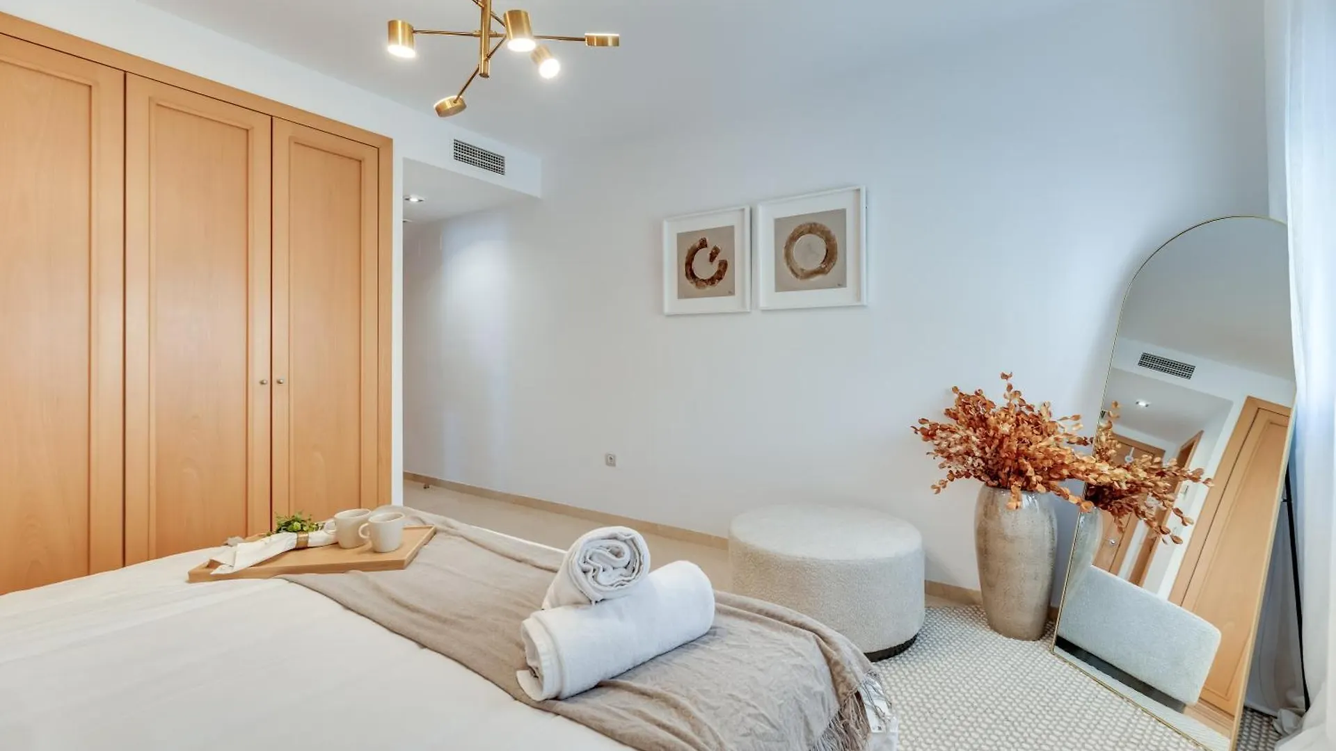 Vacation Marbella I The Sunrise Golden Mile Flat, Next To Convention Center, Recently Refurbished, Prime Location, 300M To The Beach Apartment