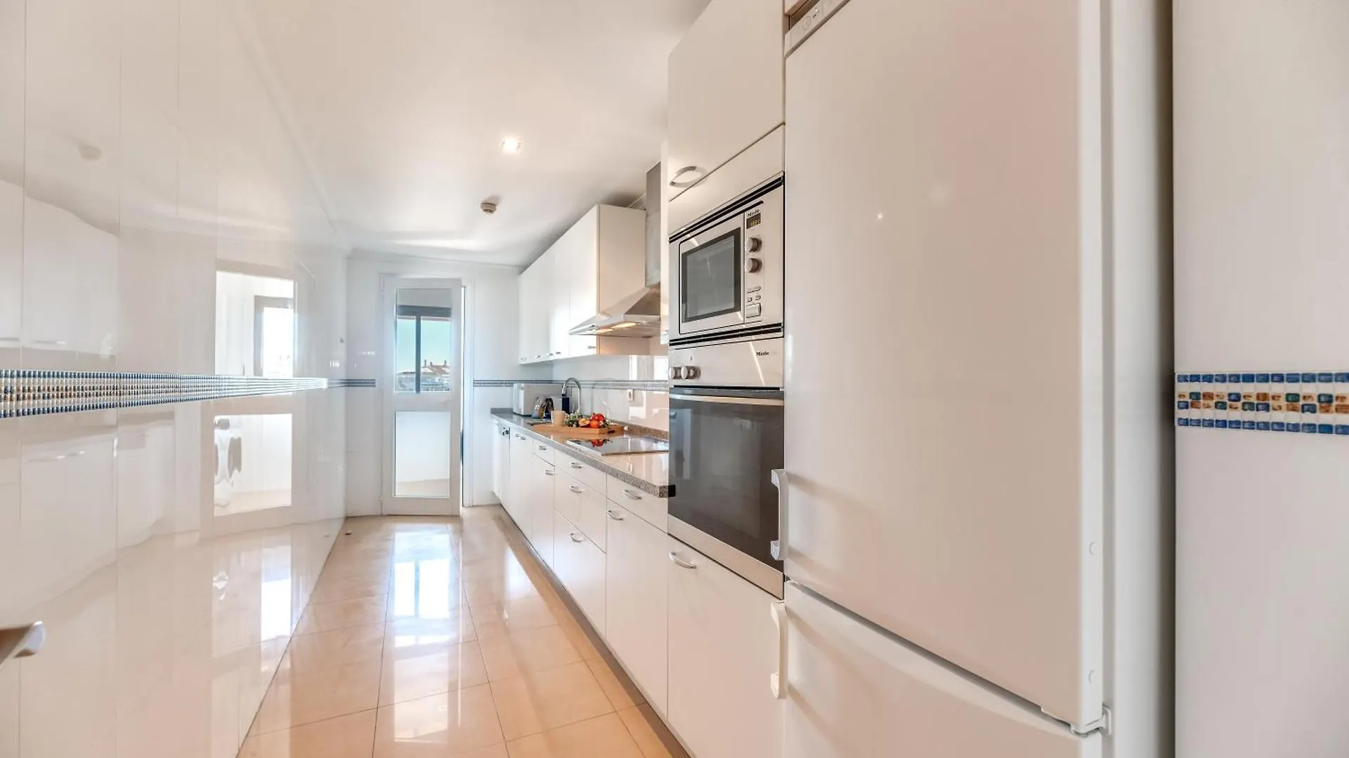 Vacation Marbella I The Sunrise Golden Mile Flat, Next To Convention Center, Recently Refurbished, Prime Location, 300M To The Beach