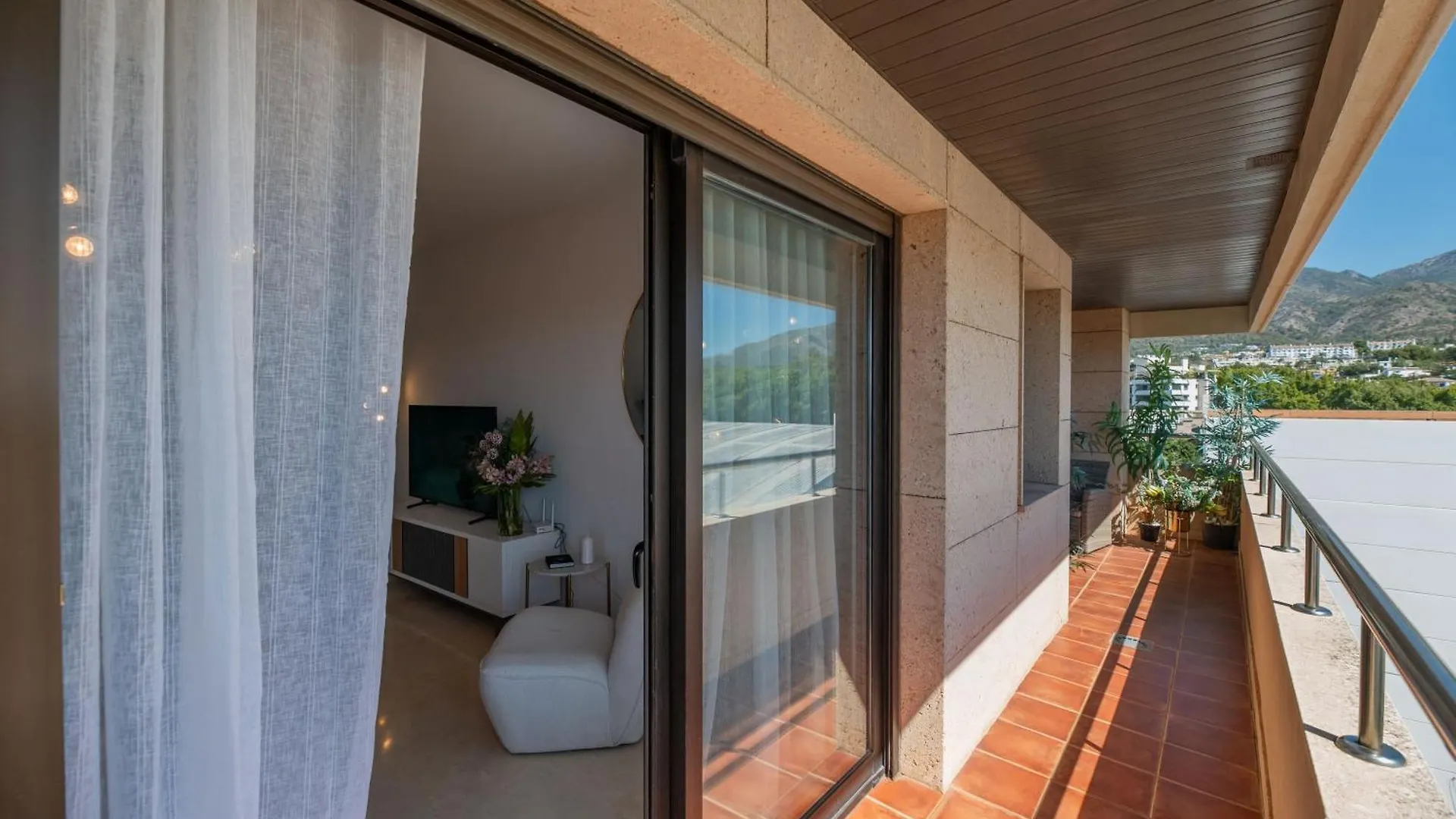 Vacation Marbella I The Sunrise Golden Mile Flat, Next To Convention Center, Recently Refurbished, Prime Location, 300M To The Beach Spain